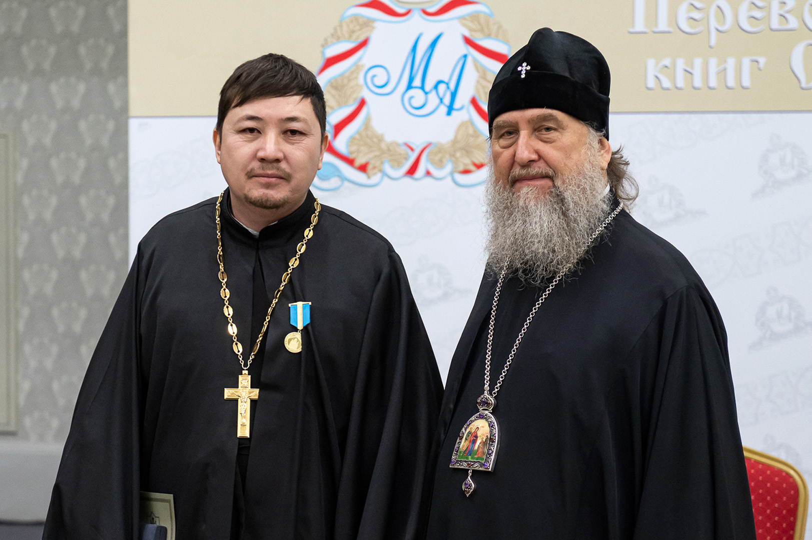 4 12 Редактор переводов Библии священник Елисей и Митрополит Александр